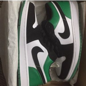 Jordan 1 low green size 8 womens